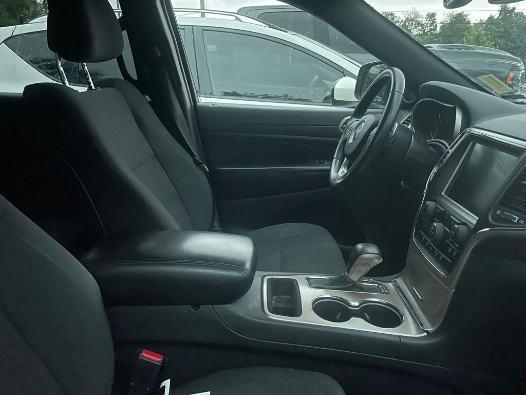 2017 Jeep Grand Cherokee Laredo - TOW PKG