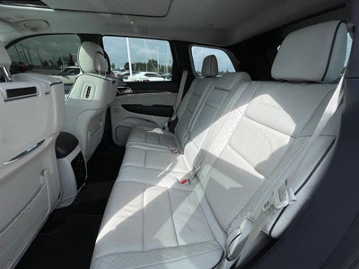 2017 Jeep Grand Cherokee Summit - REAR ENTERTAINMENT / PANORAMIC SUNROOF