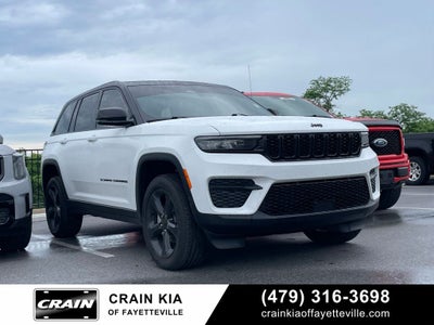 2025 Jeep Grand Cherokee Altitude - RAIN SENSING WIPERS / APPLE CARPLAY