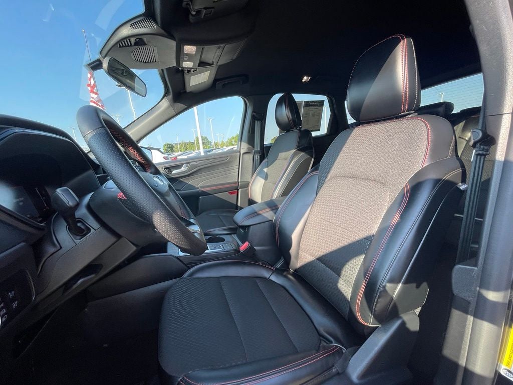 2026 Ford Escape ST-Line - 34 MPG / 8" TOUCHSCREEN
