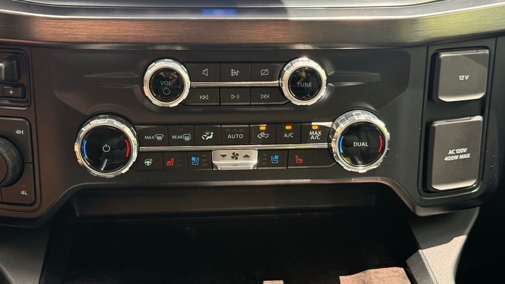 2024 Ford F-250SD Lariat - BLACK APPEARANCE PKG / 6.7 POWERSTROKE