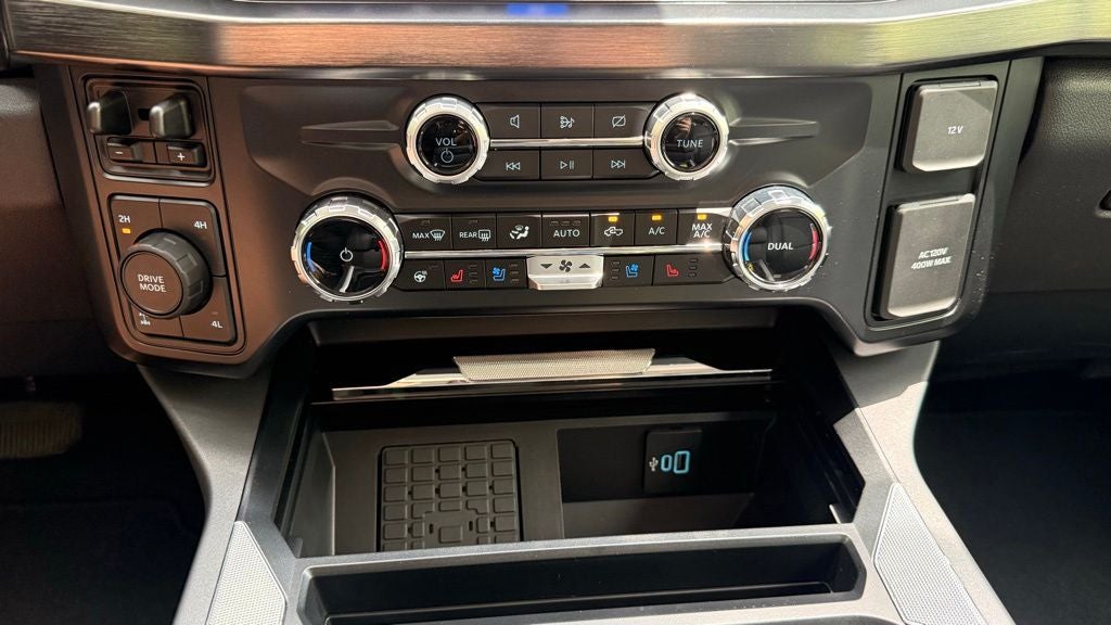 2024 Ford F-250SD Lariat - BLACK APPEARANCE PKG / 6.7 POWERSTROKE
