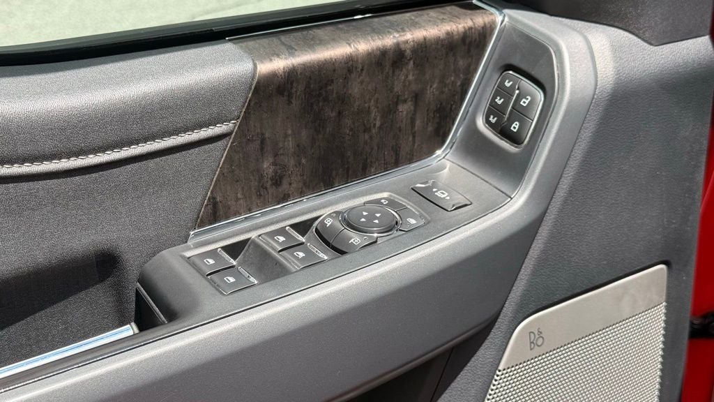 2024 Ford F-250SD Lariat - BLACK APPEARANCE PKG / 6.7 POWERSTROKE