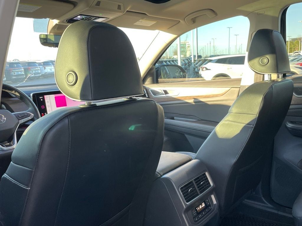 2024 Volkswagen Atlas 2.0T SEL Premium R-Line - MEMORY SEATS