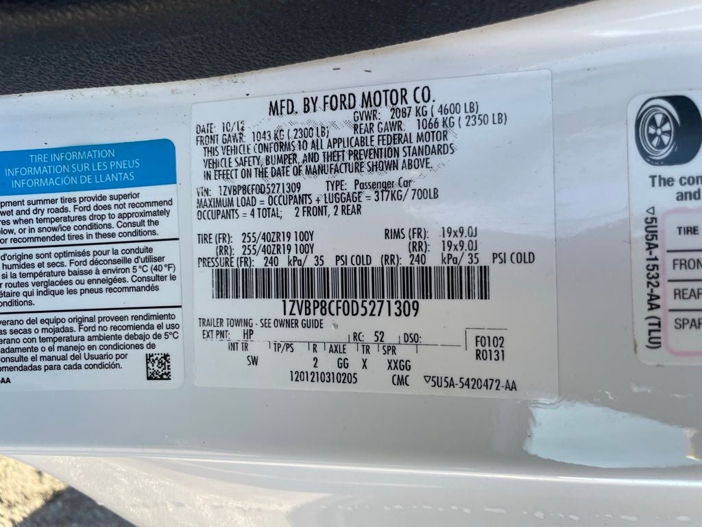 2013 Ford Mustang GT Premium - 5.0 / RECARO SEATS