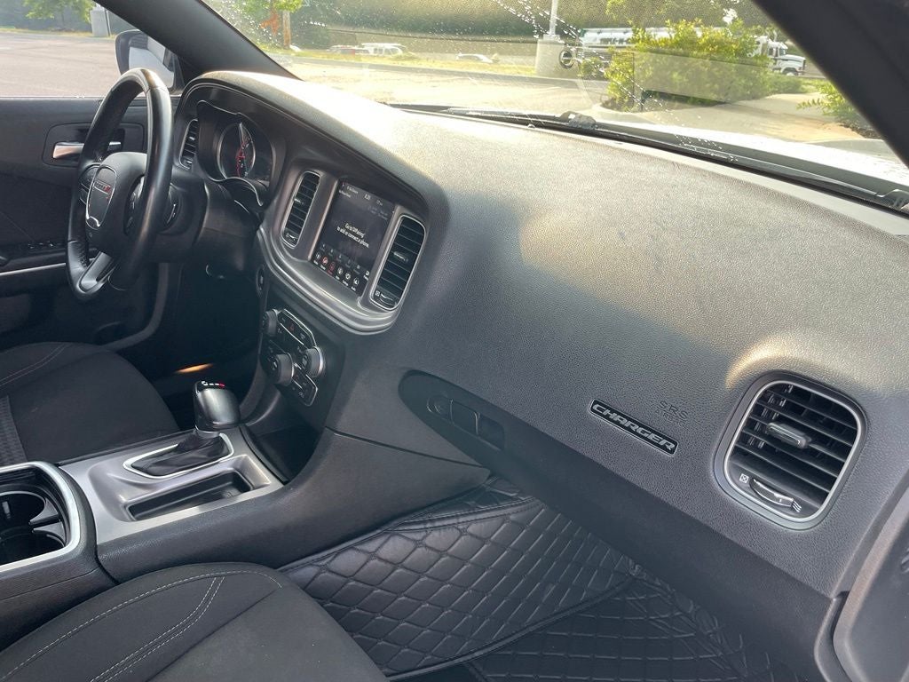 2023 Dodge Charger SXT - 292 HP / AUTO HEADLIGHTS