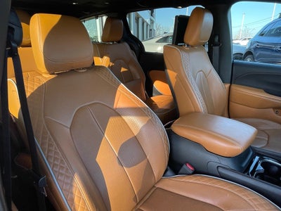 2023 Chrysler Pacifica Hybrid Pinnacle - 360 Surround–View Camera System
