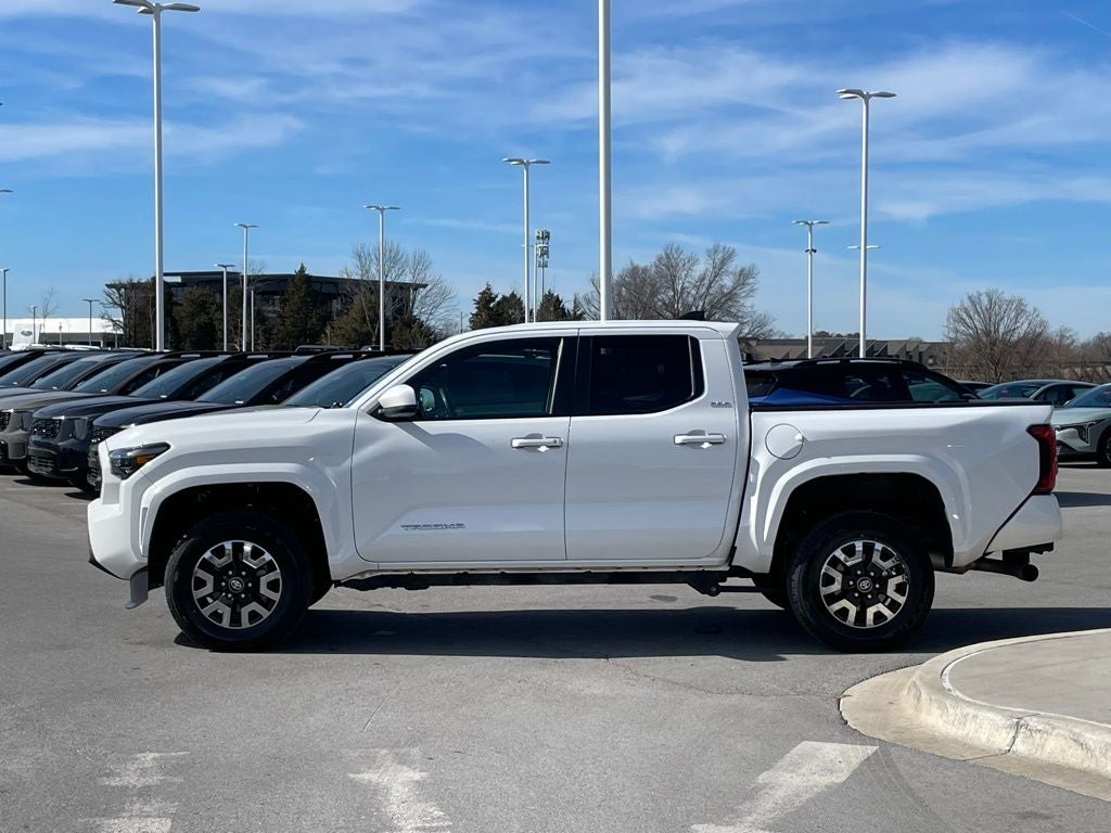 2024 Toyota Tacoma SR5 - WIRELESS CARPLAY / PUSH BUTTON START