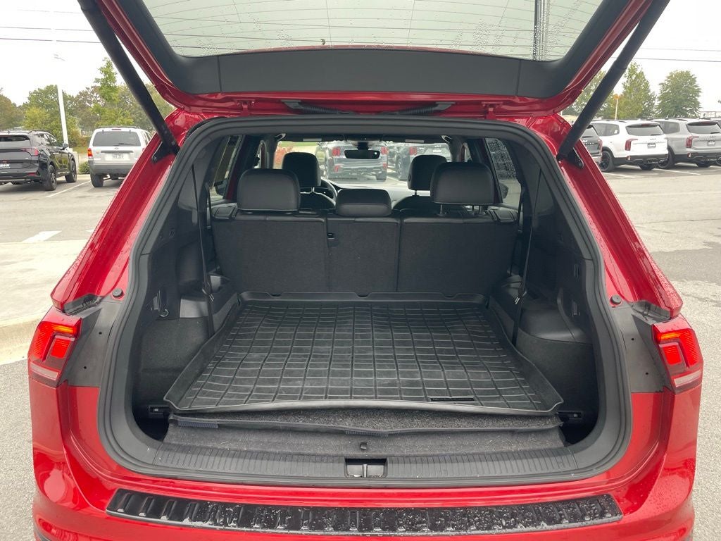 2024 Volkswagen Tiguan 2.0T SE R-Line Black Styling Package - Blind Spot Monitor / AWD