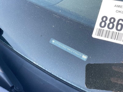 2021 Toyota Camry SE - 39 MPG / APPLE CARPLAY