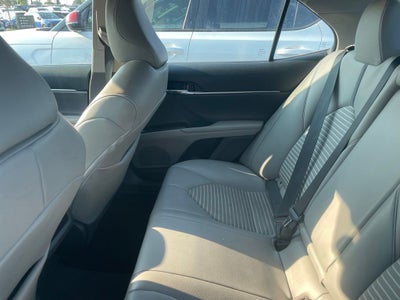 2021 Toyota Camry SE - 39 MPG / APPLE CARPLAY