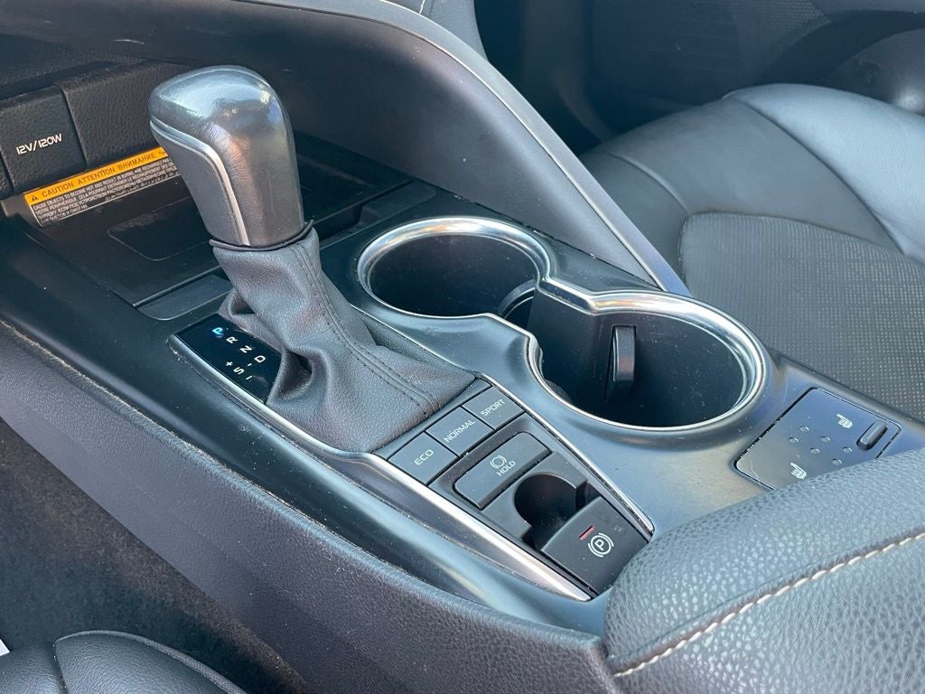 2020 Toyota Camry XSE - APPLE CARPLAY / BLIND SPOT MONITORING