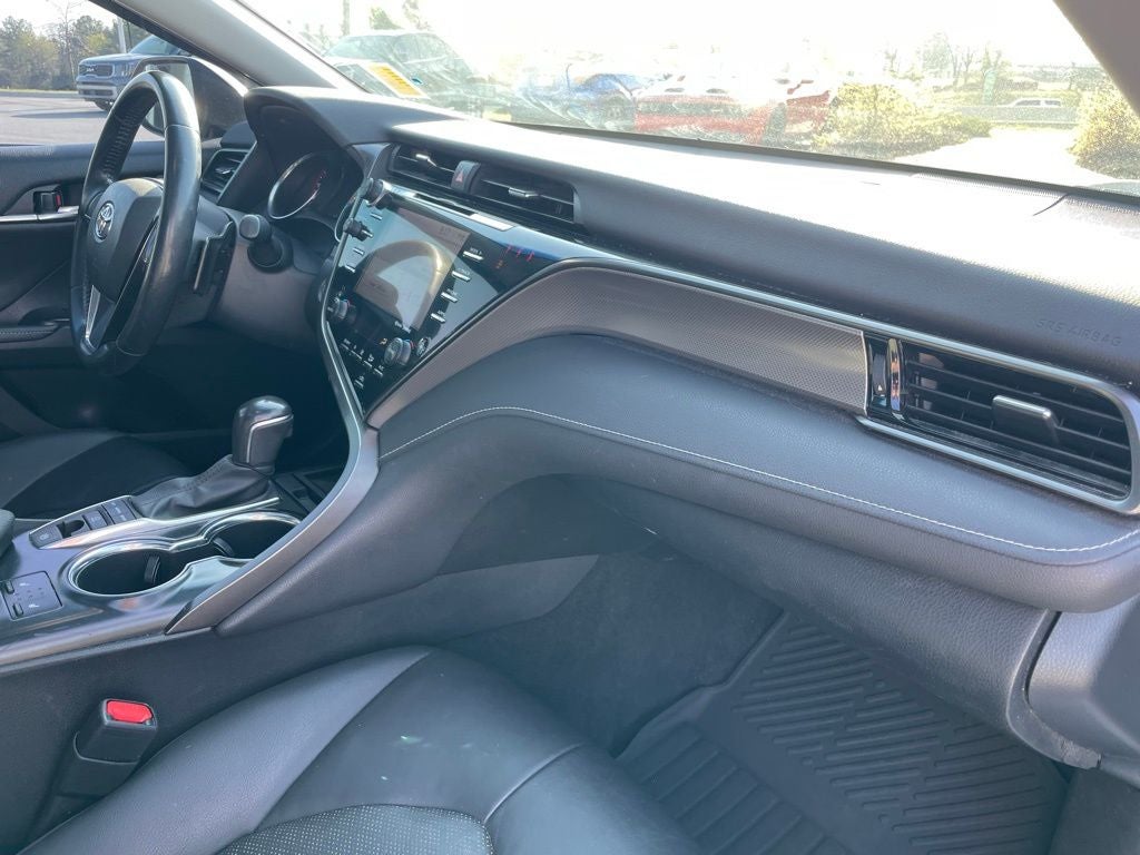 2020 Toyota Camry XSE - APPLE CARPLAY / BLIND SPOT MONITORING