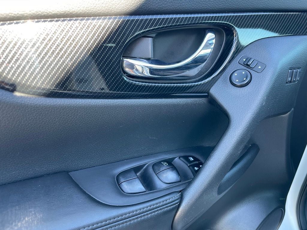 2017 Nissan Rogue SL - BLIND SPOT WARNING / POWER LIFTGATE