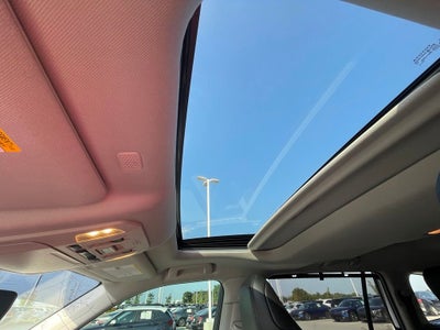 2022 Toyota Highlander XLE - POWER MOONROOF / APPLE CARPLY