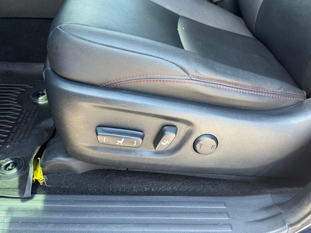 2020 Toyota 4Runner Venture - TRD WHEELS / YAKIMA ROOF BASKET