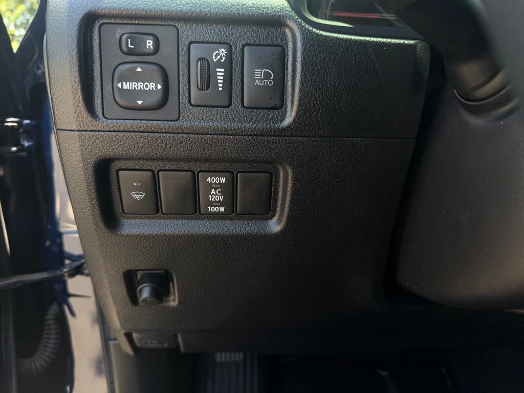 2020 Toyota 4Runner Venture - TRD WHEELS / YAKIMA ROOF BASKET