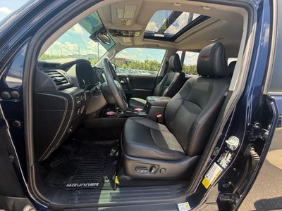 2020 Toyota 4Runner Venture - TRD WHEELS / YAKIMA ROOF BASKET