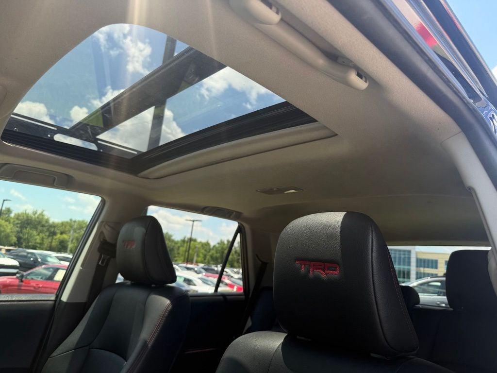 2020 Toyota 4Runner Venture - TRD WHEELS / YAKIMA ROOF BASKET