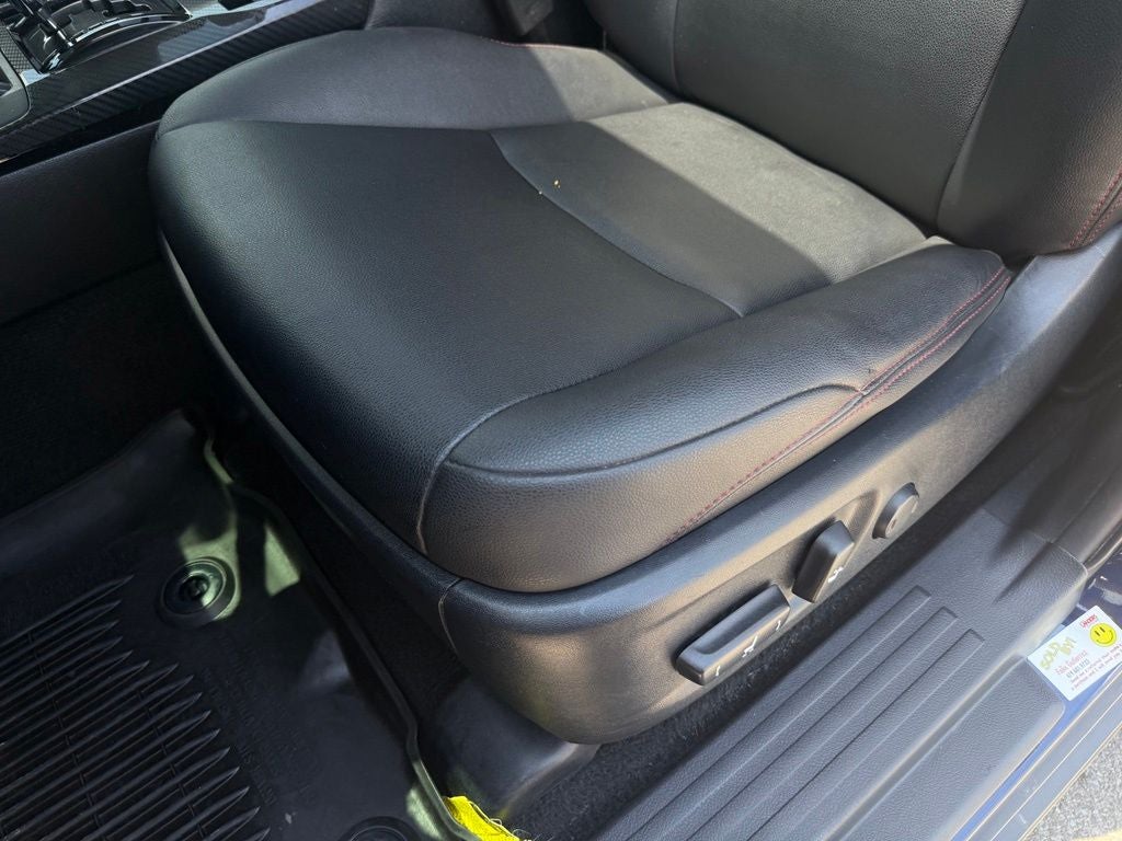 2020 Toyota 4Runner Venture - TRD WHEELS / YAKIMA ROOF BASKET