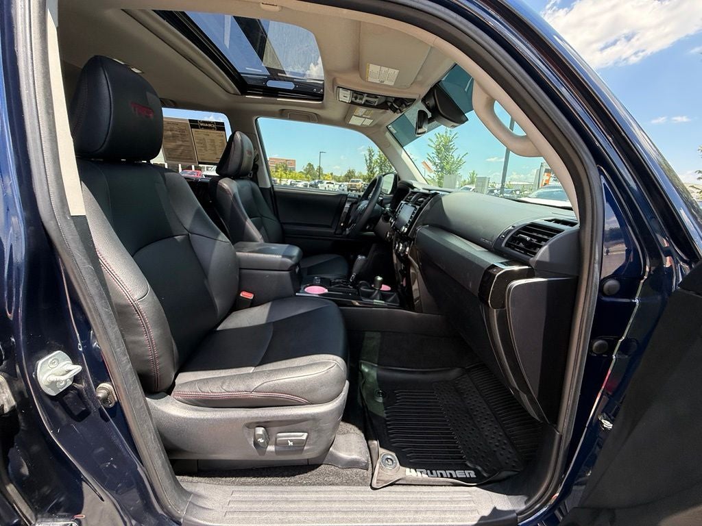 2020 Toyota 4Runner Venture - TRD WHEELS / YAKIMA ROOF BASKET