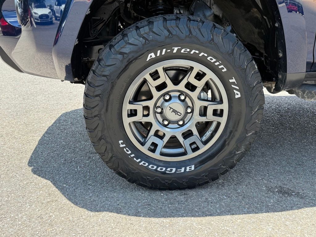 2020 Toyota 4Runner Venture - TRD WHEELS / YAKIMA ROOF BASKET