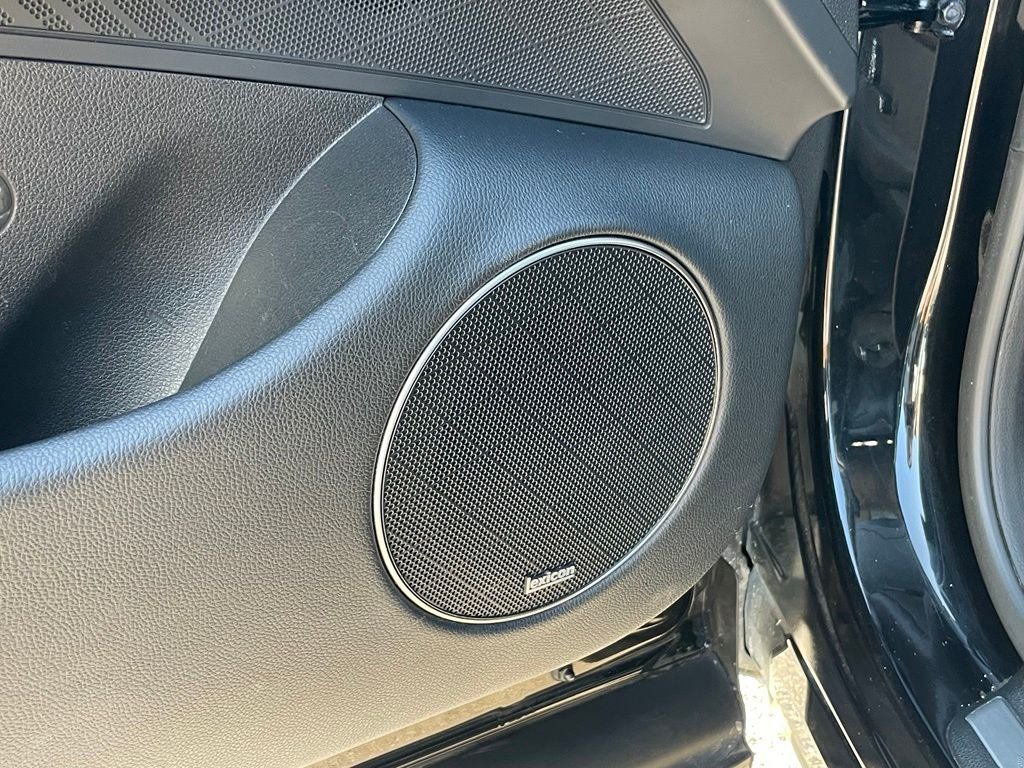 2022 Genesis GV70 2.5T - PANORAMIC SUNROOF / VENTILATED SEATS