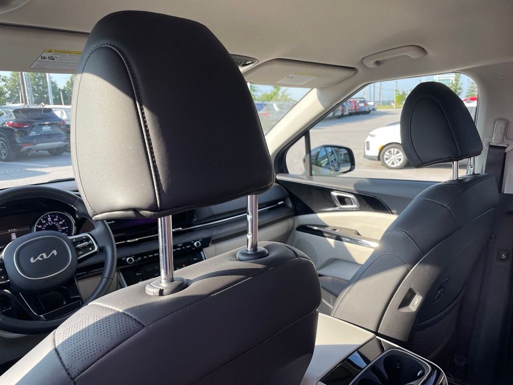 2024 Kia Carnival EX - 8 PASSENGER / NAVIGATION SYSTEM