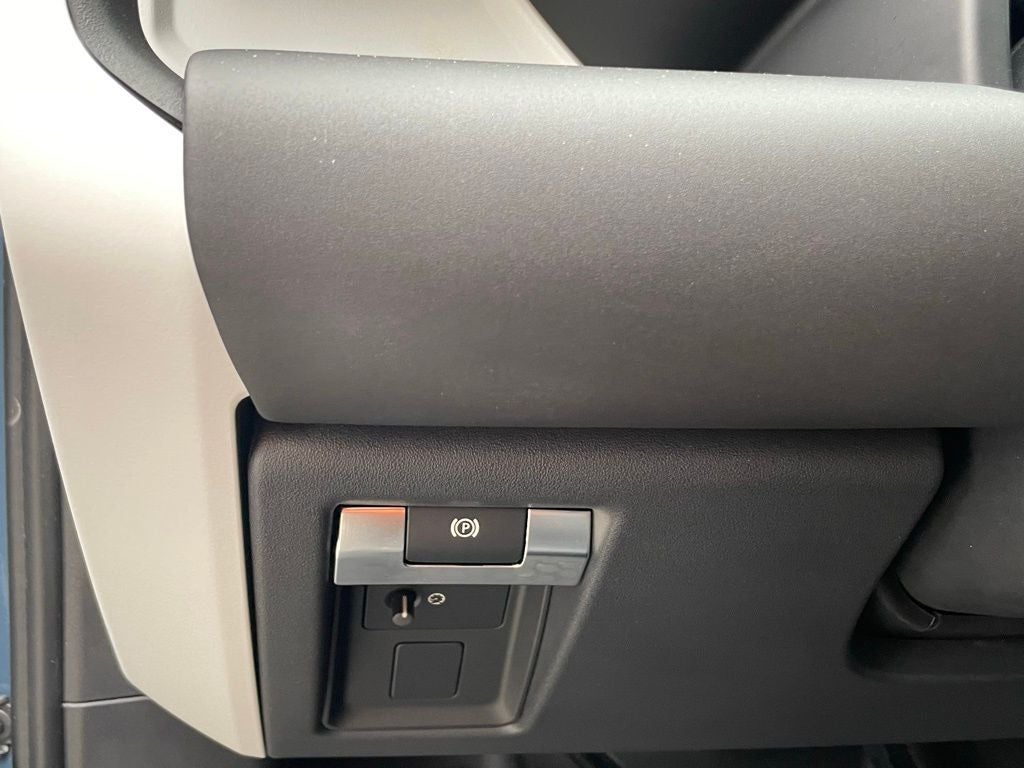 2025 Land Rover Defender 110 X-Dynamic SE