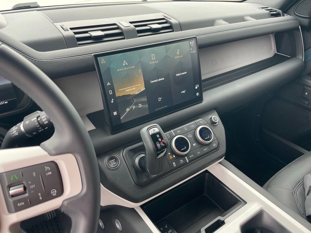 2025 Land Rover Defender 110 X-Dynamic SE