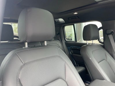 2025 Land Rover Defender 110 X-Dynamic SE