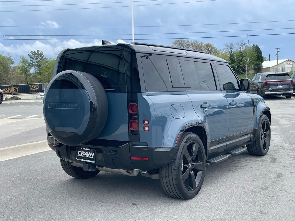 2025 Land Rover Defender 110 X-Dynamic SE