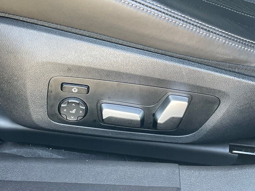 2022 BMW M3 Competition - HEAD-UP DISPLAY / ADAPTIVE SUSPENSION