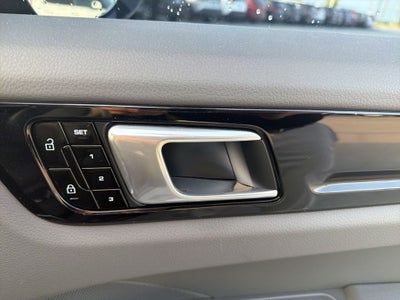 2019 Porsche Cayenne Base - PANORAMIC SUNROOF / MEMORY SEATS