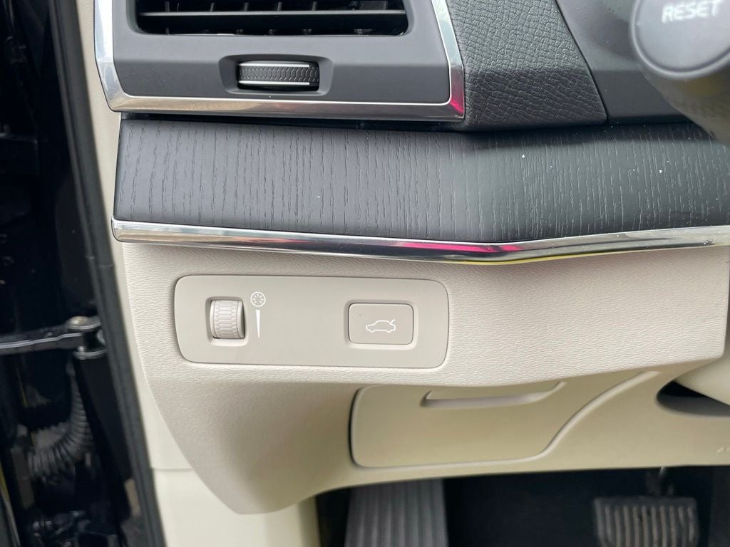 2020 Volvo XC90 T5 Momentum - ADAPTIVE CRUISE / 7 PASSENGER SEATING