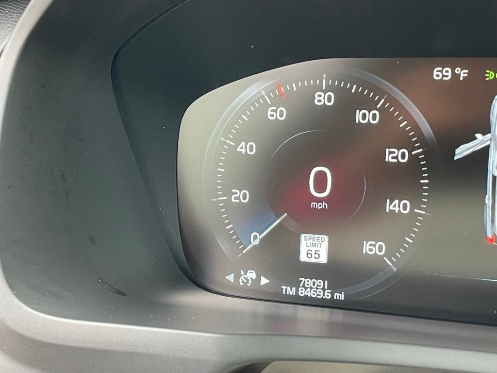 2020 Volvo XC90 T5 Momentum - ADAPTIVE CRUISE / 7 PASSENGER SEATING