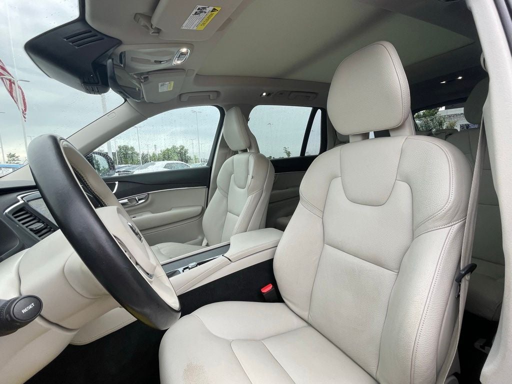 2020 Volvo XC90 T5 Momentum - ADAPTIVE CRUISE / 7 PASSENGER SEATING