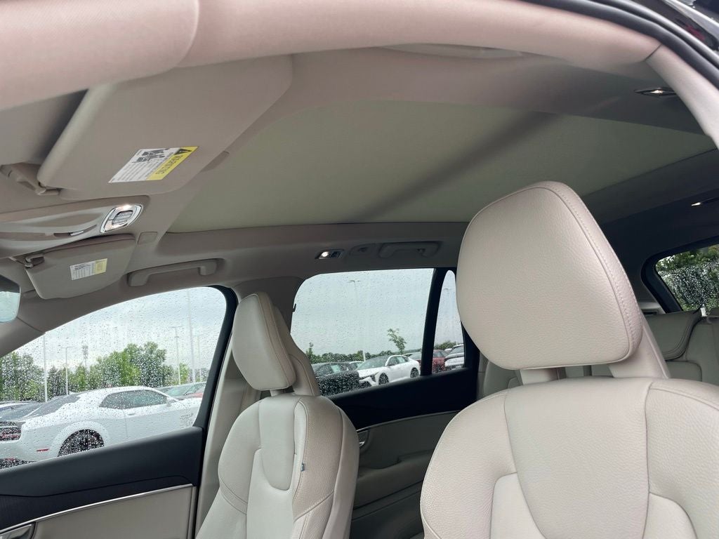 2020 Volvo XC90 T5 Momentum - ADAPTIVE CRUISE / 7 PASSENGER SEATING