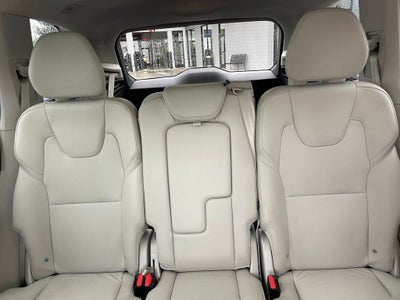 2020 Volvo XC90 T5 Momentum - ADAPTIVE CRUISE / 7 PASSENGER SEATING
