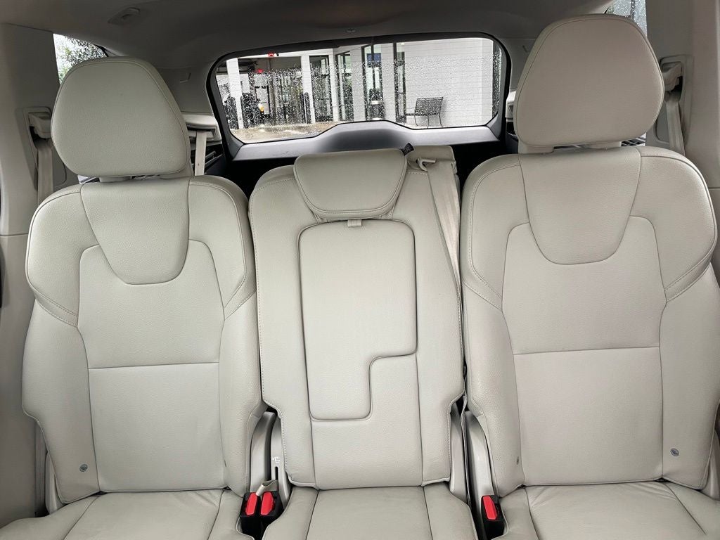 2020 Volvo XC90 T5 Momentum - ADAPTIVE CRUISE / 7 PASSENGER SEATING