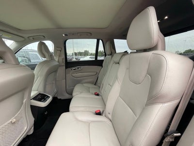 2020 Volvo XC90 T5 Momentum - ADAPTIVE CRUISE / 7 PASSENGER SEATING