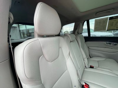 2020 Volvo XC90 T5 Momentum - ADAPTIVE CRUISE / 7 PASSENGER SEATING