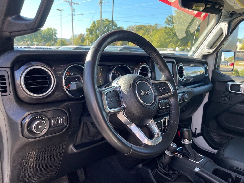 2020 Jeep Wrangler Unlimited Sahara Altitude Leather, Navi, Alpine, One Owner, Clean CarFax