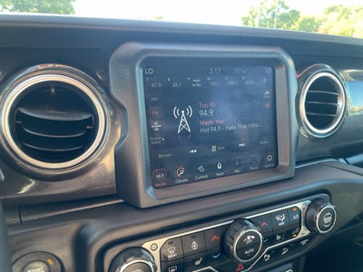 2020 Jeep Wrangler Unlimited Sahara Altitude Leather, Navi, Alpine, One Owner, Clean CarFax