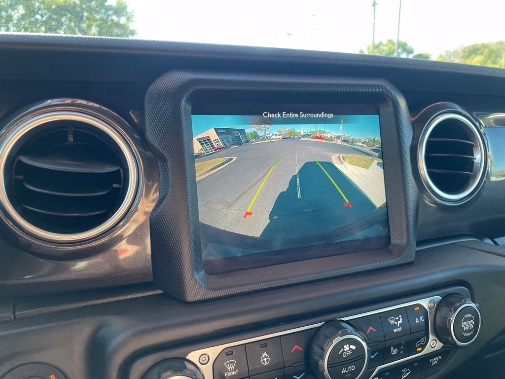 2020 Jeep Wrangler Unlimited Sahara Altitude Leather, Navi, Alpine, One Owner, Clean CarFax