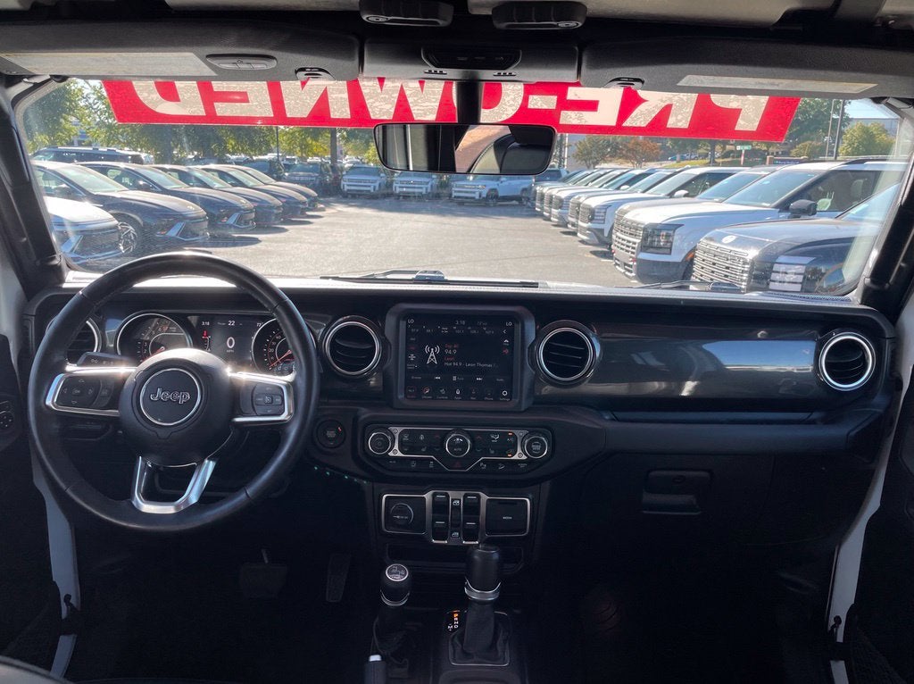 2020 Jeep Wrangler Unlimited Sahara Altitude Leather, Navi, Alpine, One Owner, Clean CarFax
