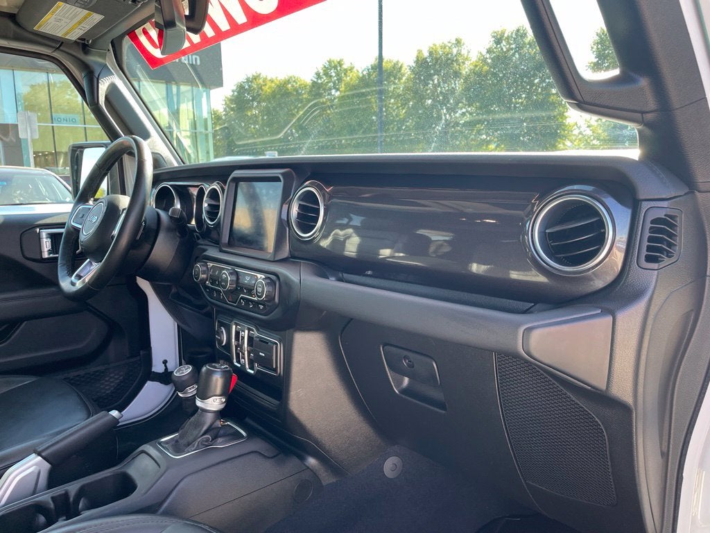 2020 Jeep Wrangler Unlimited Sahara Altitude Leather, Navi, Alpine, One Owner, Clean CarFax