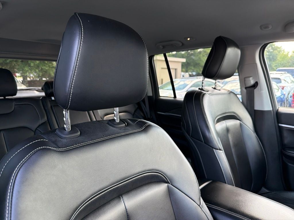 2023 Jeep Grand Cherokee Limited Black Appearance Pkg, CarFax One Owner