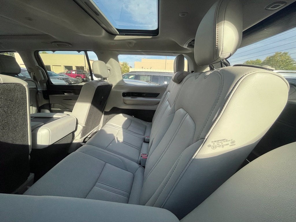 2023 Jeep Grand Wagoneer Base Clean CarFax, One Owner