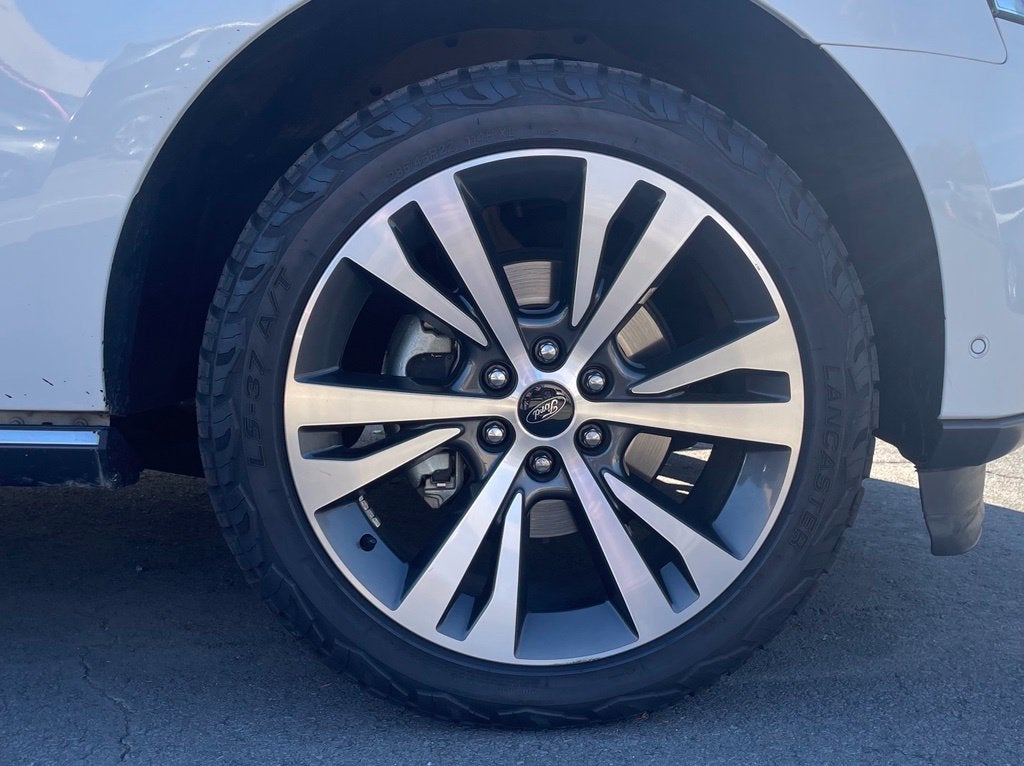 2020 Ford Expedition Limited Leather, Moonroof, Third Row, Clean CarFax, One Ow